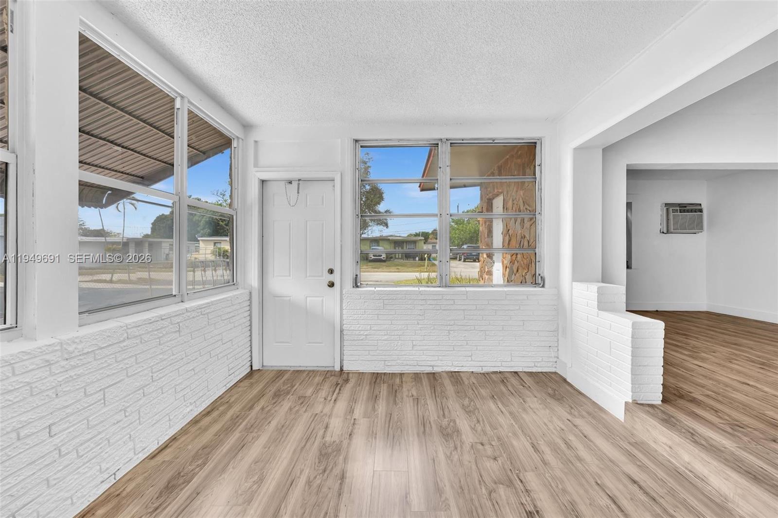 LAUDERDALE MANOR HOMESITE - Residential