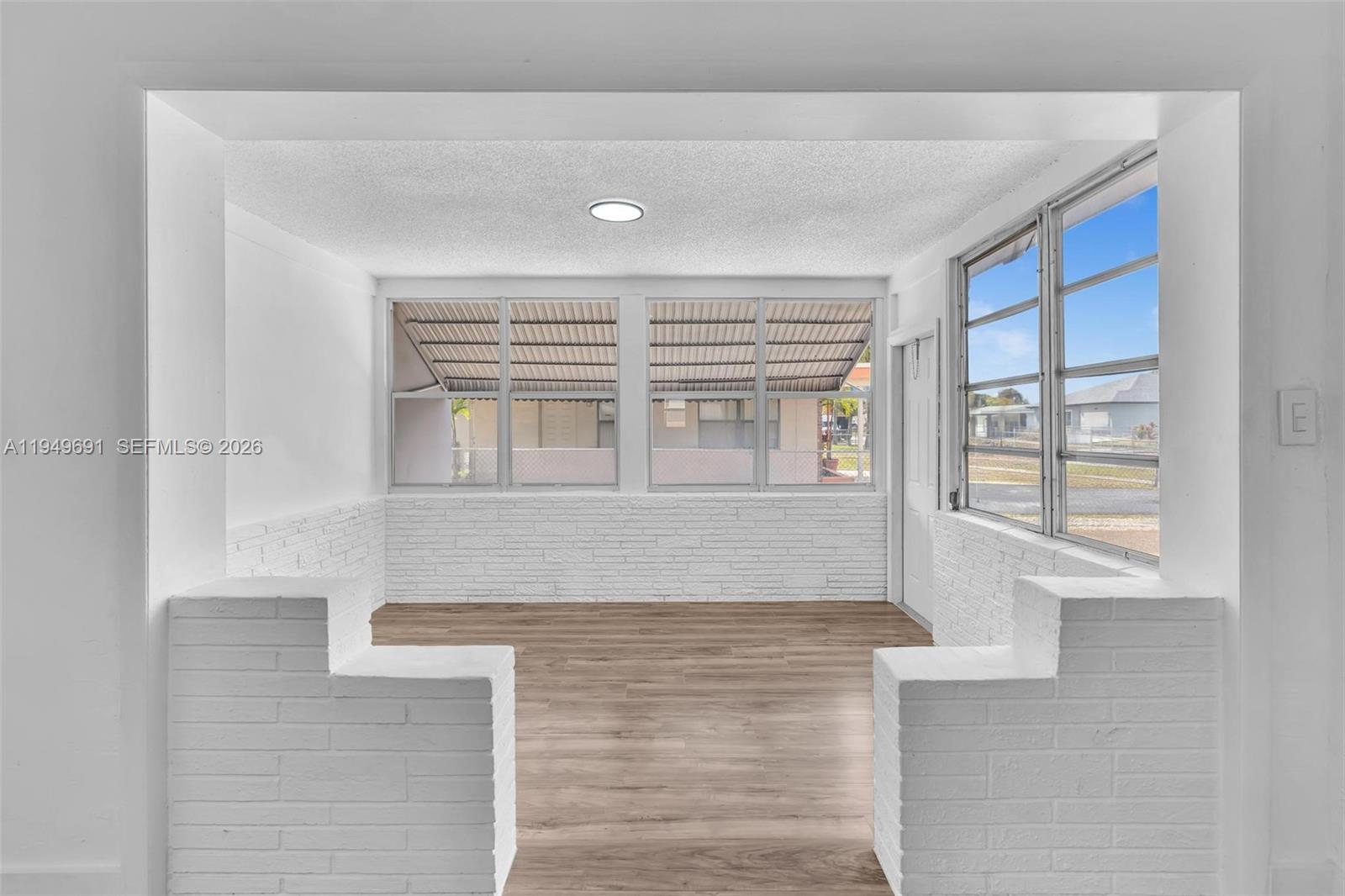 LAUDERDALE MANOR HOMESITE - Residential