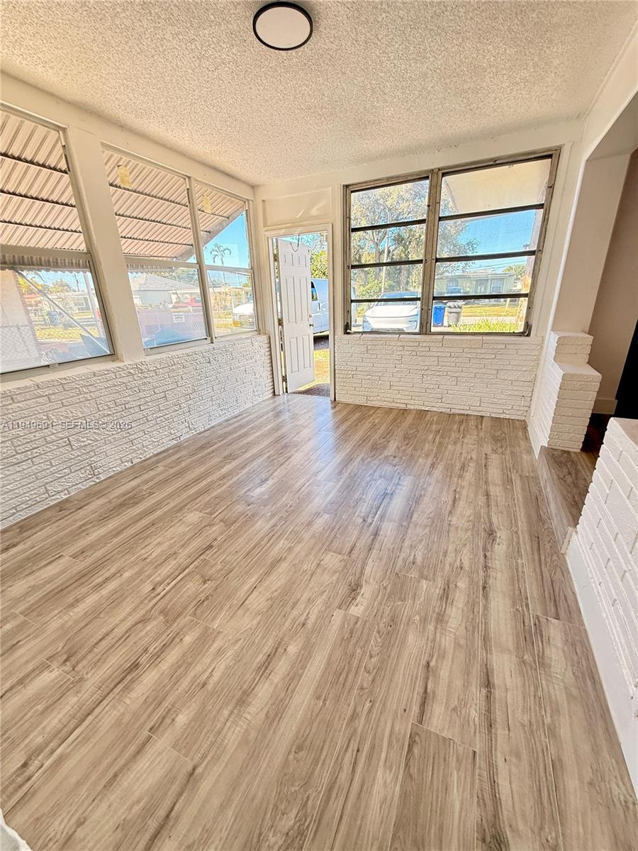 LAUDERDALE MANOR HOMESITE - Residential