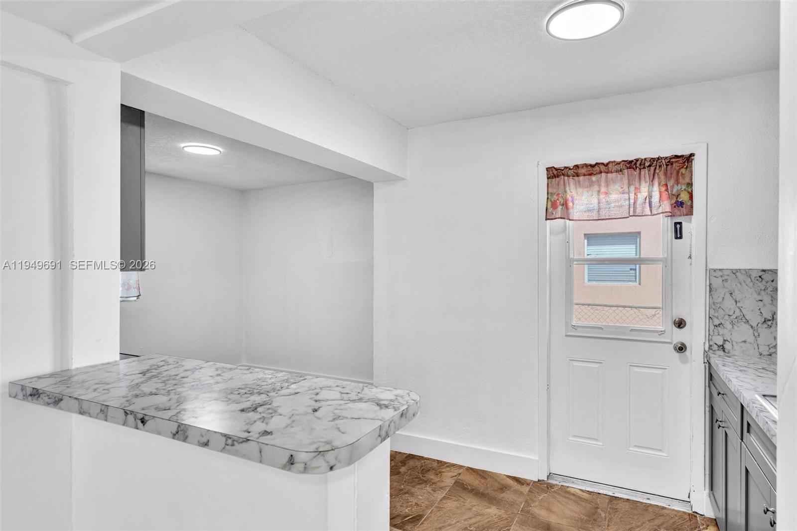 LAUDERDALE MANOR HOMESITE - Residential