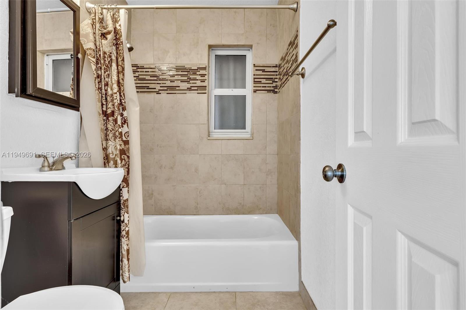 LAUDERDALE MANOR HOMESITE - Residential