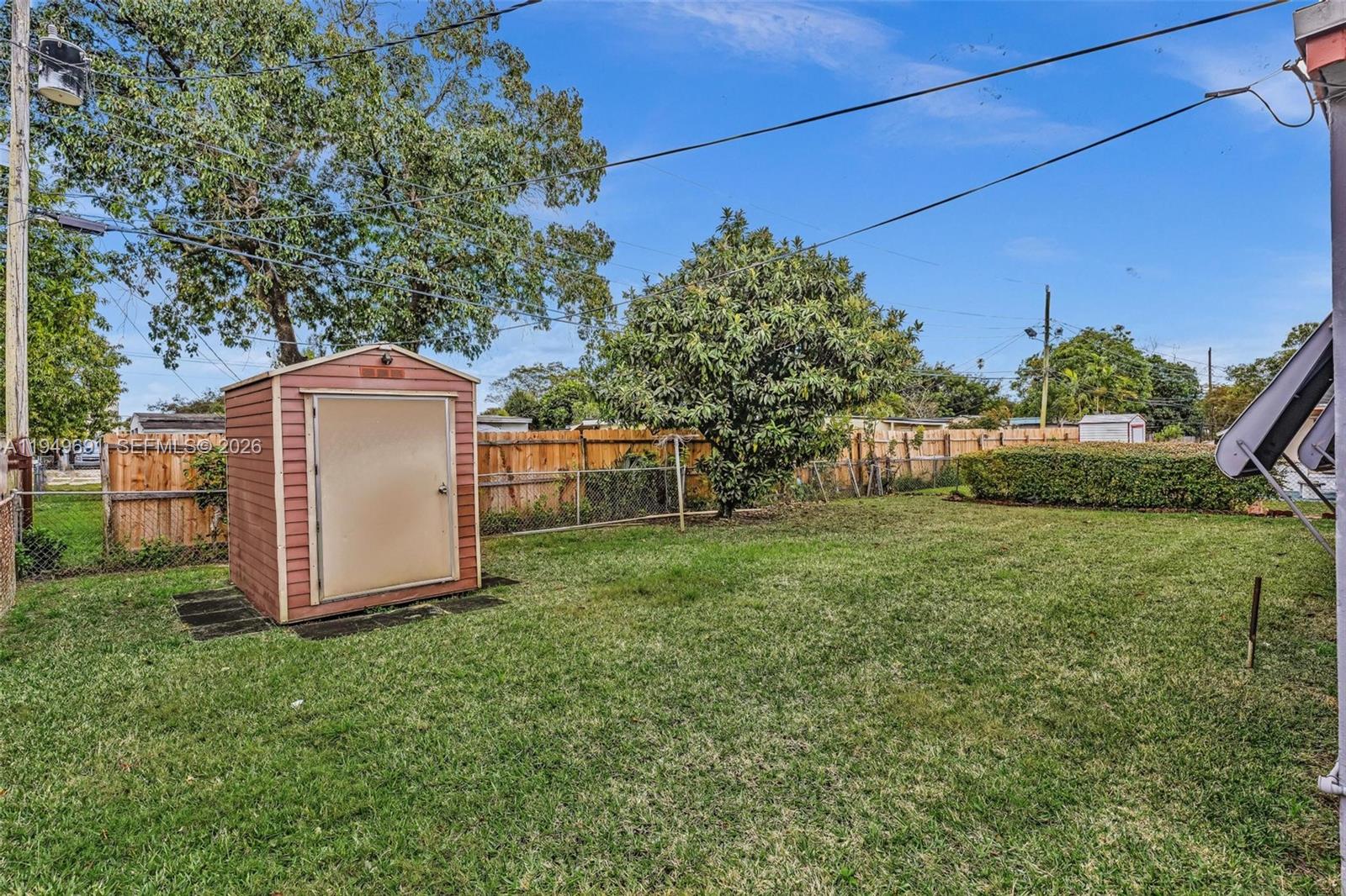 LAUDERDALE MANOR HOMESITE - Residential