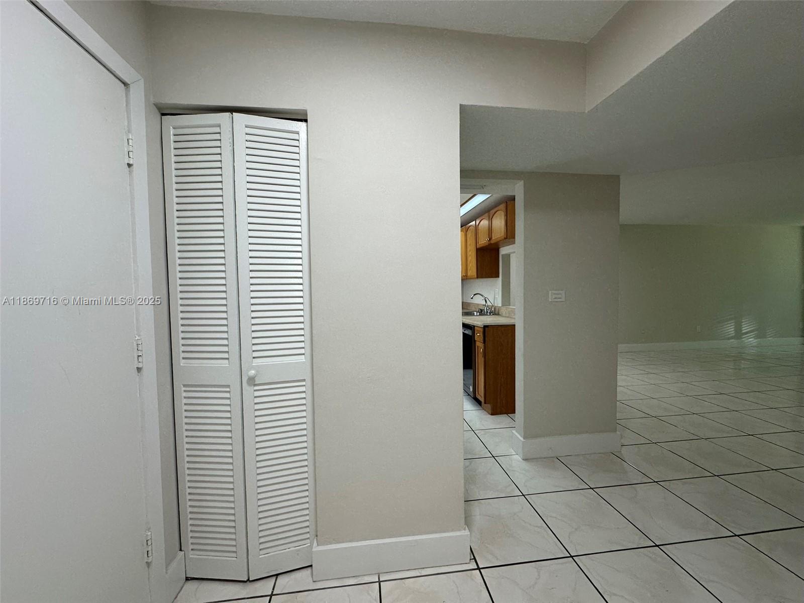 ROLLING GREEN CONDO C - Residential