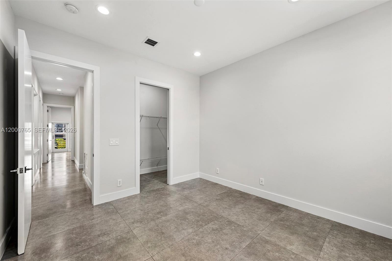 GOLDEN ISLES - Residential Lease