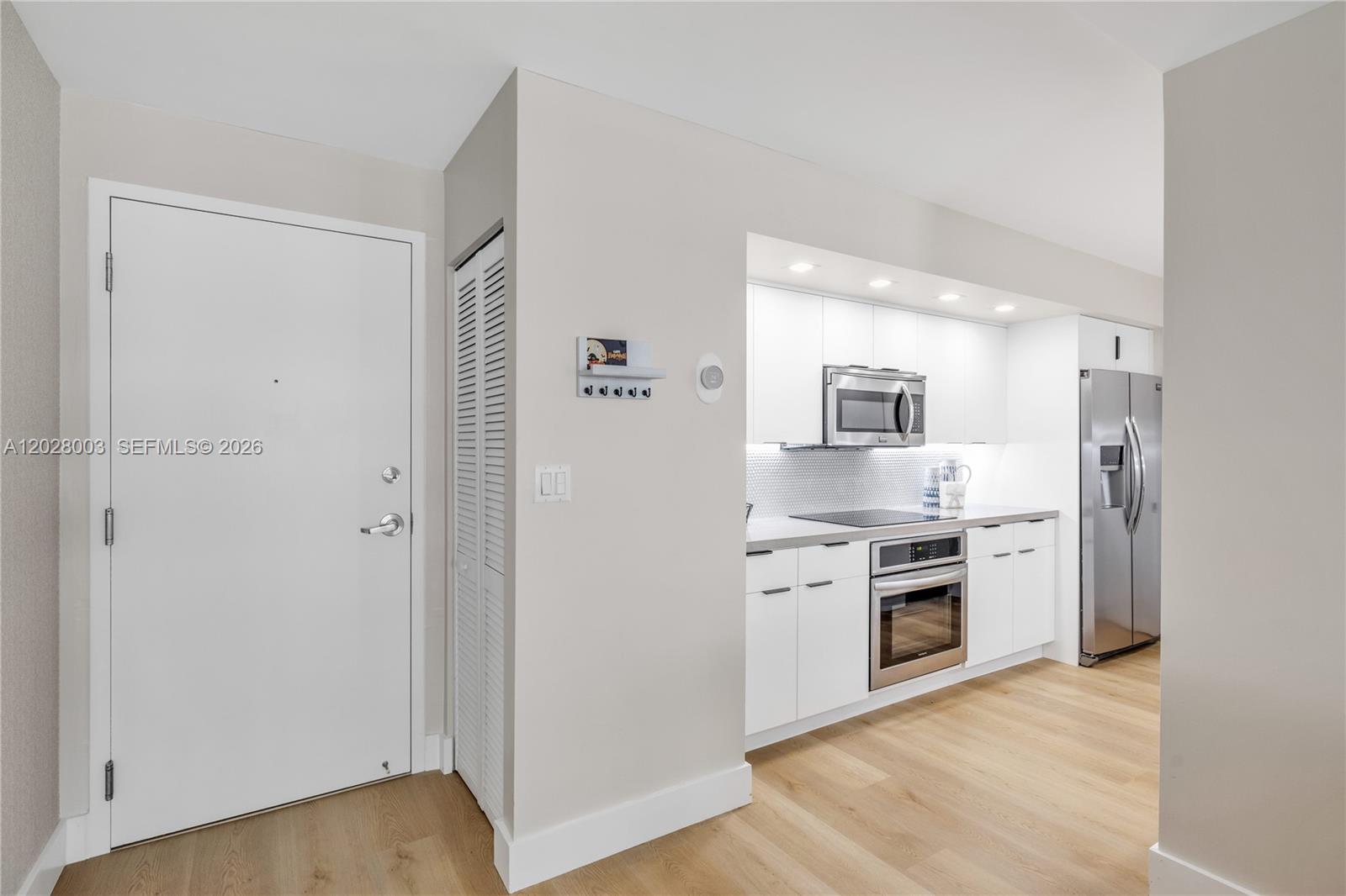 6917 Collins Ave 1404