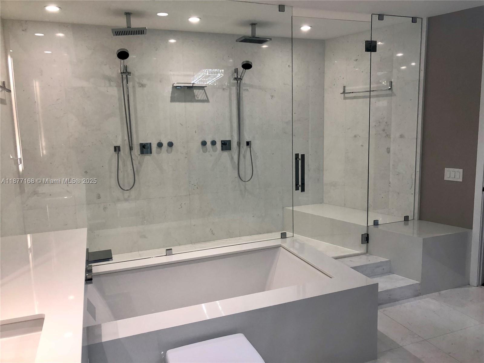 18555 COLLINS AVENUE COND - Residential Lease