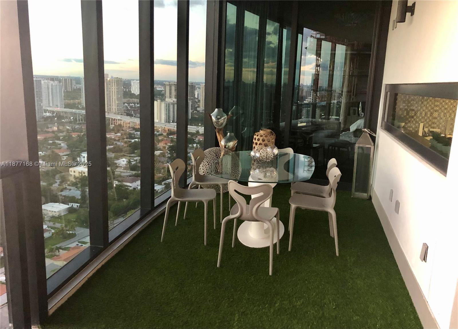 18555 COLLINS AVENUE COND - Residential Lease