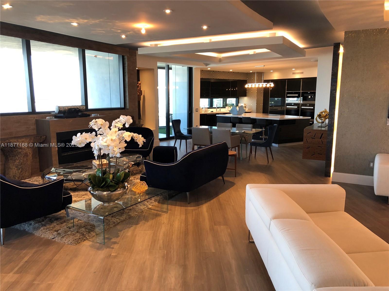 18555 COLLINS AVENUE COND - Residential Lease