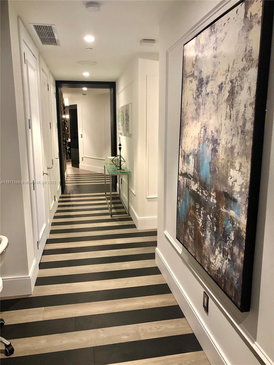 18555 COLLINS AVENUE COND - Residential Lease