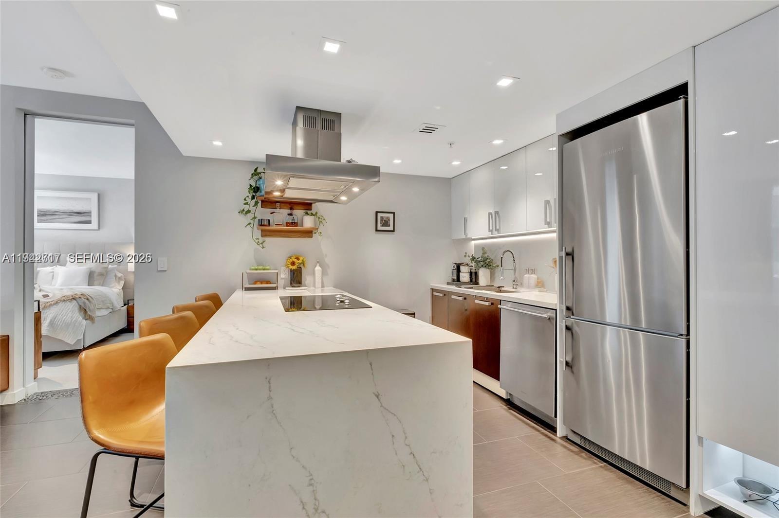 IOS ON THE BAY CONDO - Residential