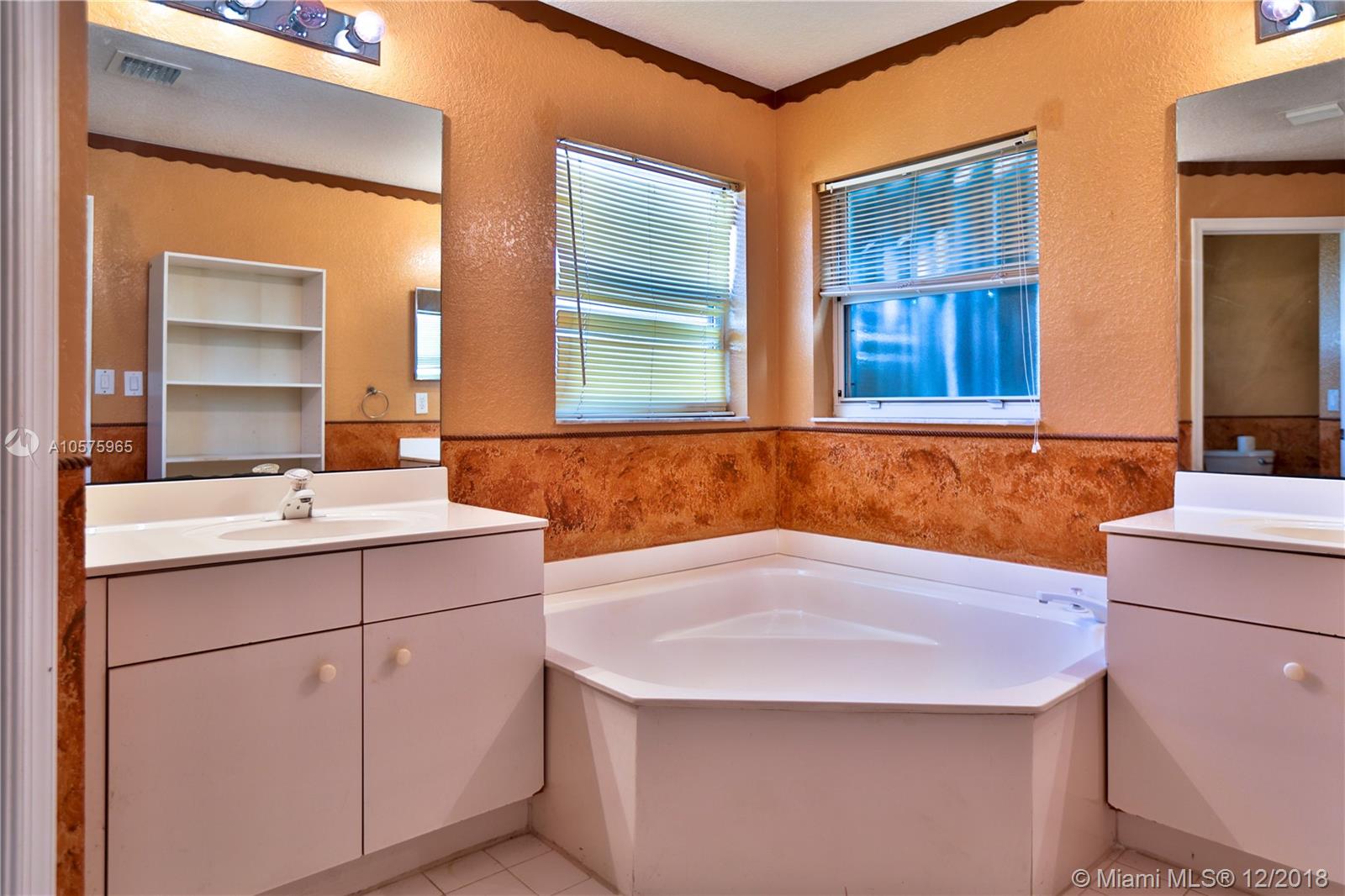 CRYSTAL POINTE - Residential