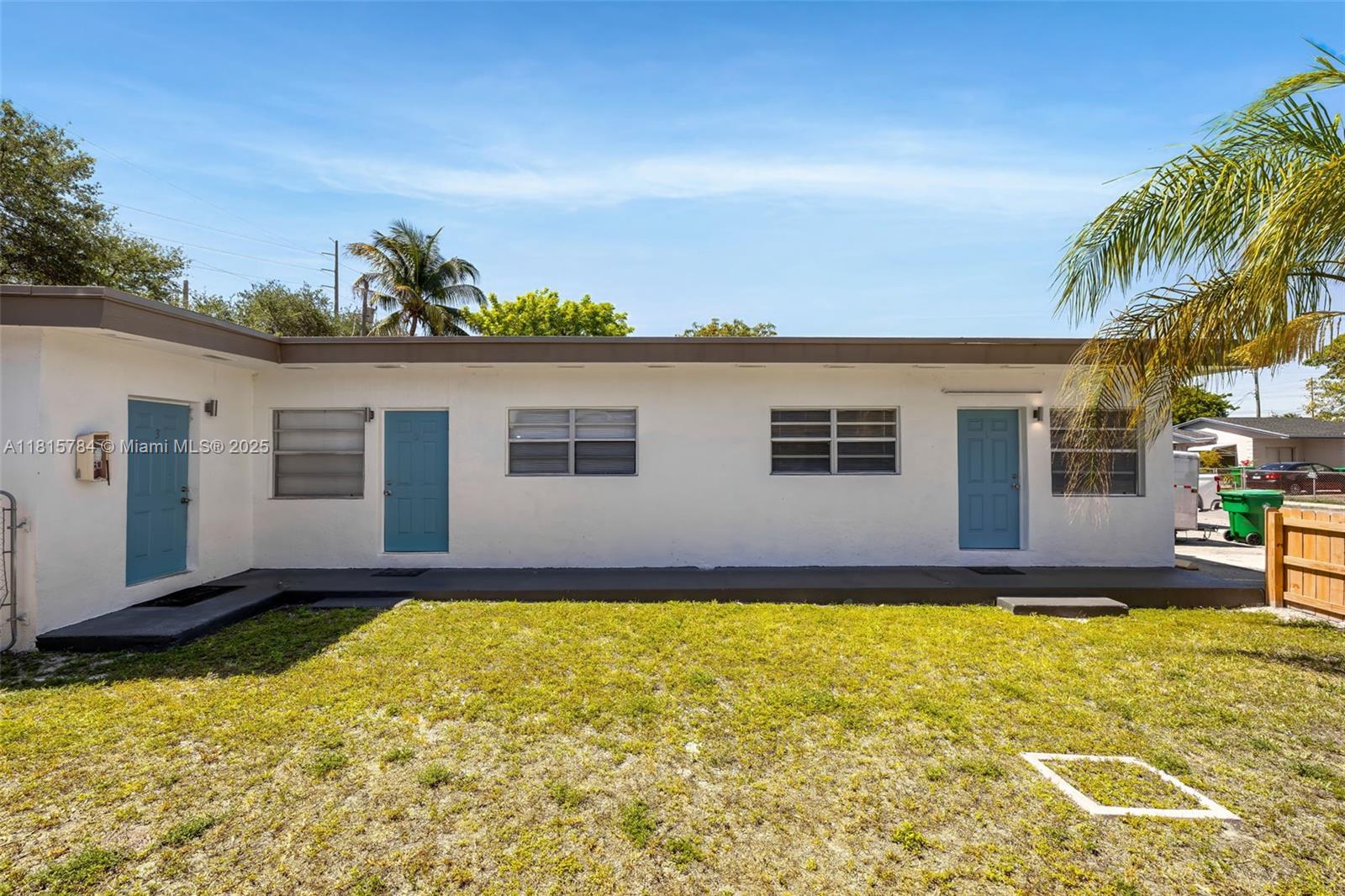 121 SW 5th Ct
