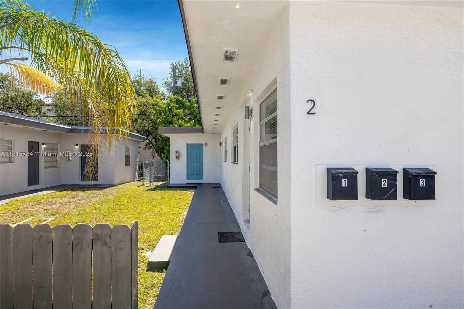 121 SW 5th Ct