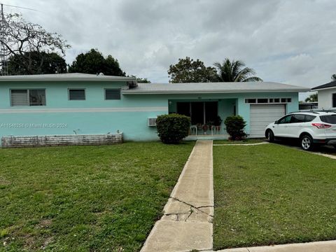 Single Family Residence in Miami Gardens FL 762 188th Dr Dr.jpg
