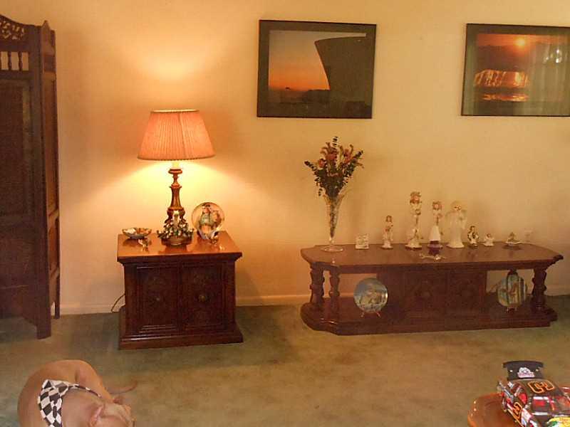 HOLLYWOOD HILLS 6-22 B - Residential