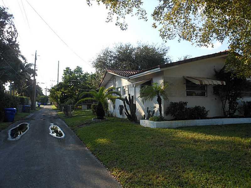 HOLLYWOOD HILLS 6-22 B - Residential