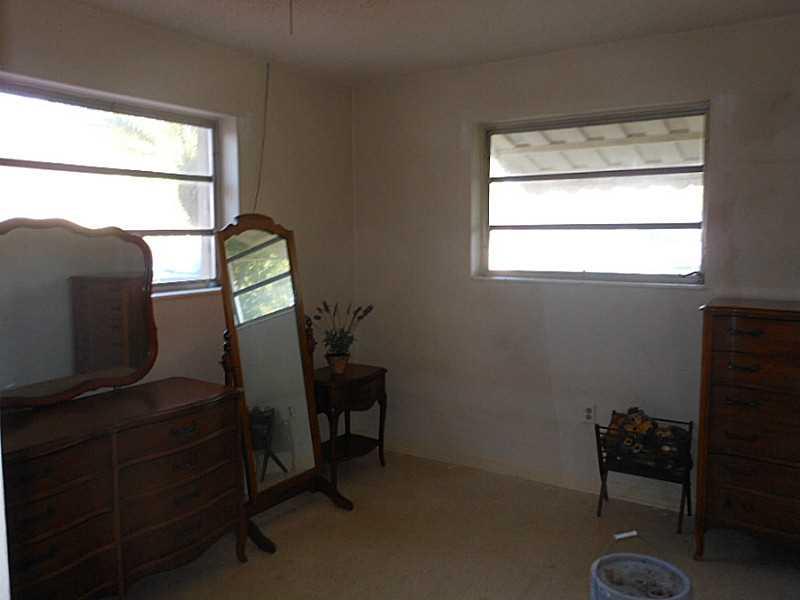 HOLLYWOOD HILLS 6-22 B - Residential