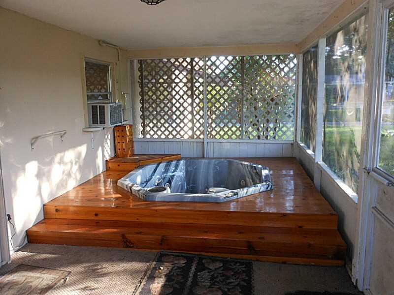 HOLLYWOOD HILLS 6-22 B - Residential
