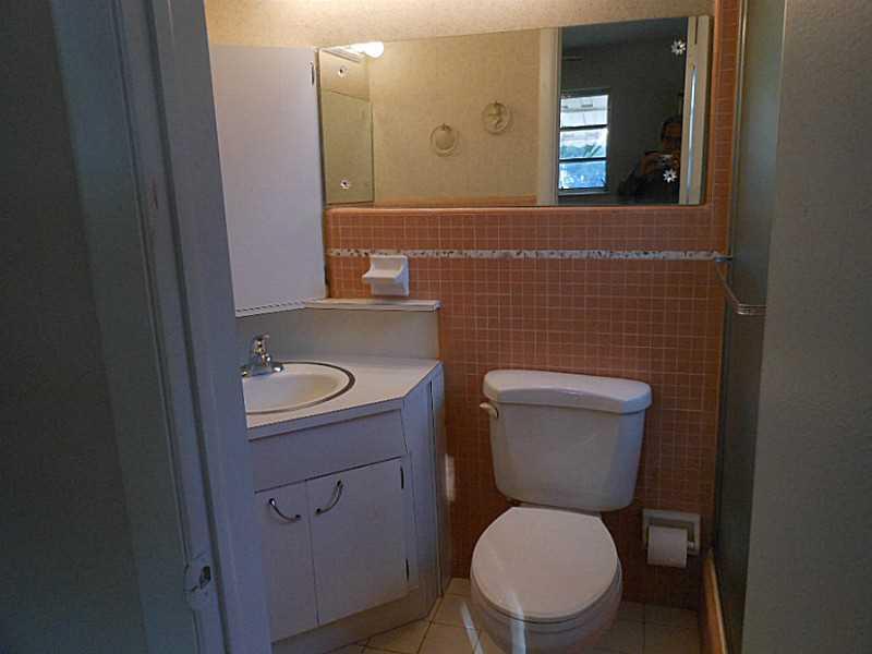 HOLLYWOOD HILLS 6-22 B - Residential