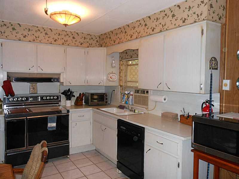 HOLLYWOOD HILLS 6-22 B - Residential