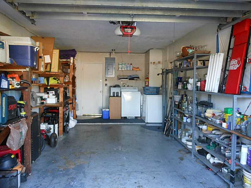 HOLLYWOOD HILLS 6-22 B - Residential
