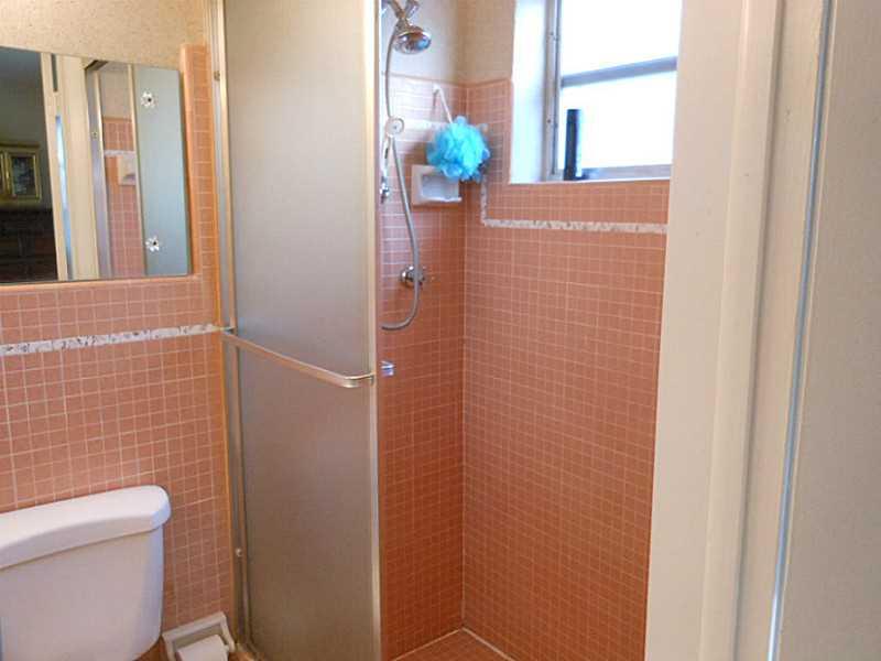 HOLLYWOOD HILLS 6-22 B - Residential