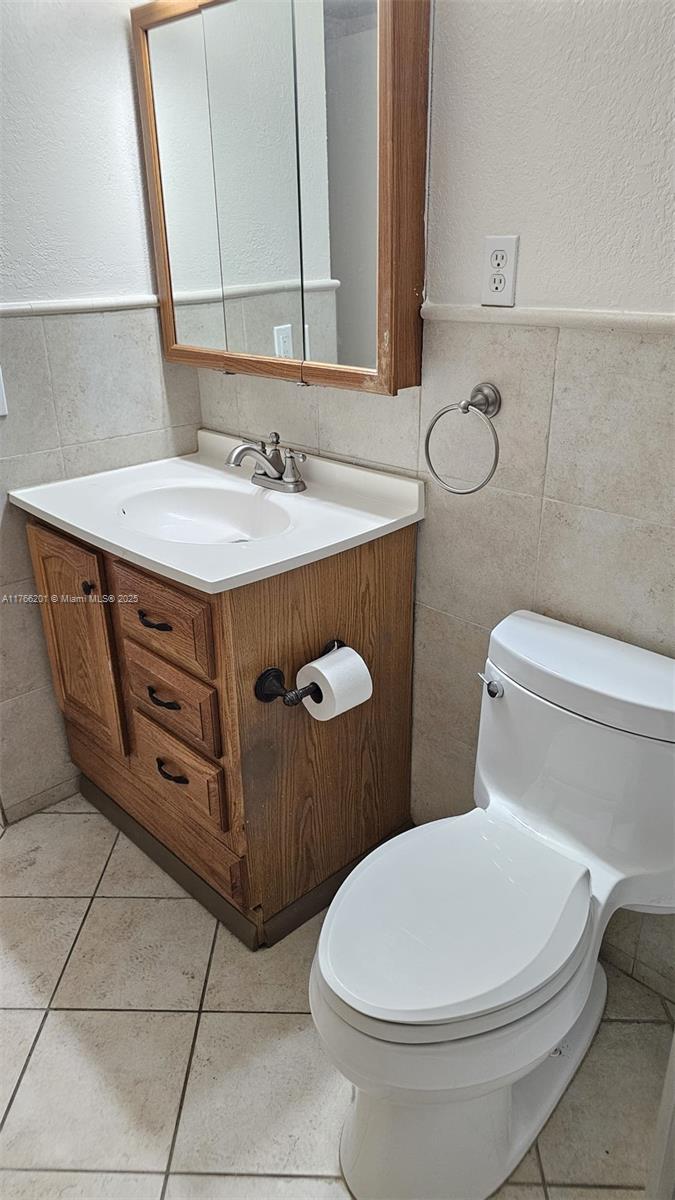 RAMBLEWOOD CONDO A - Residential