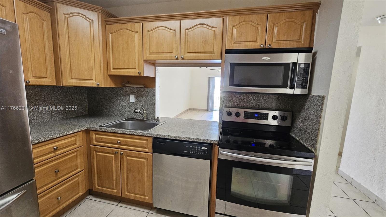 RAMBLEWOOD CONDO A - Residential