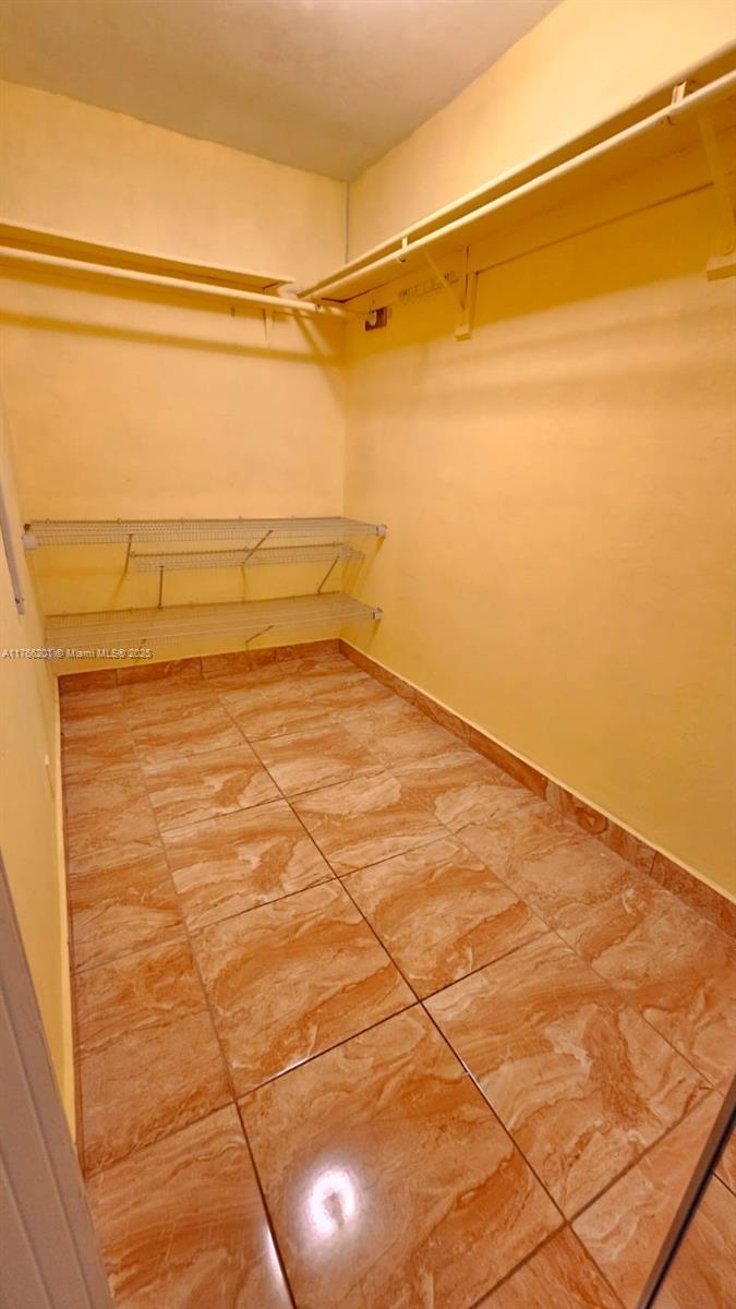 RAMBLEWOOD CONDO A - Residential