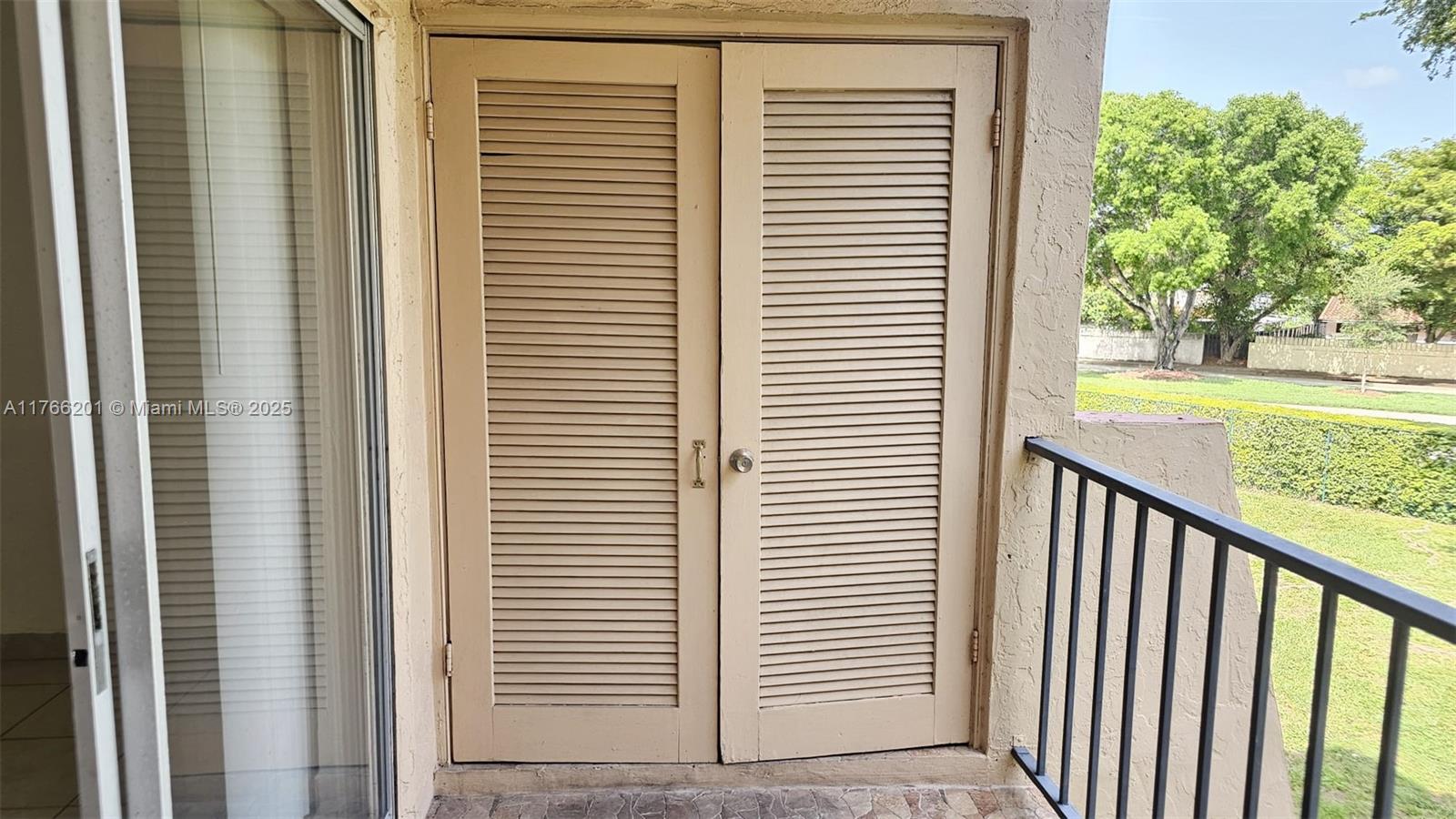 RAMBLEWOOD CONDO A - Residential