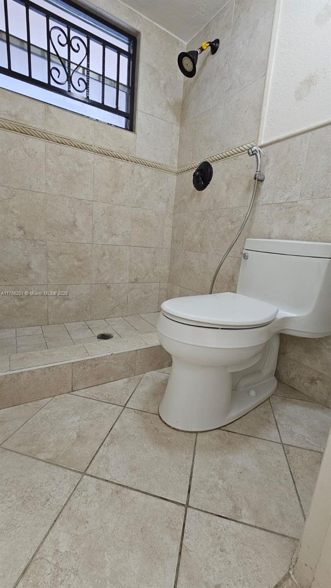 RAMBLEWOOD CONDO A - Residential