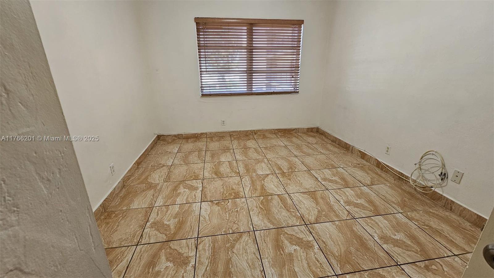 RAMBLEWOOD CONDO A - Residential