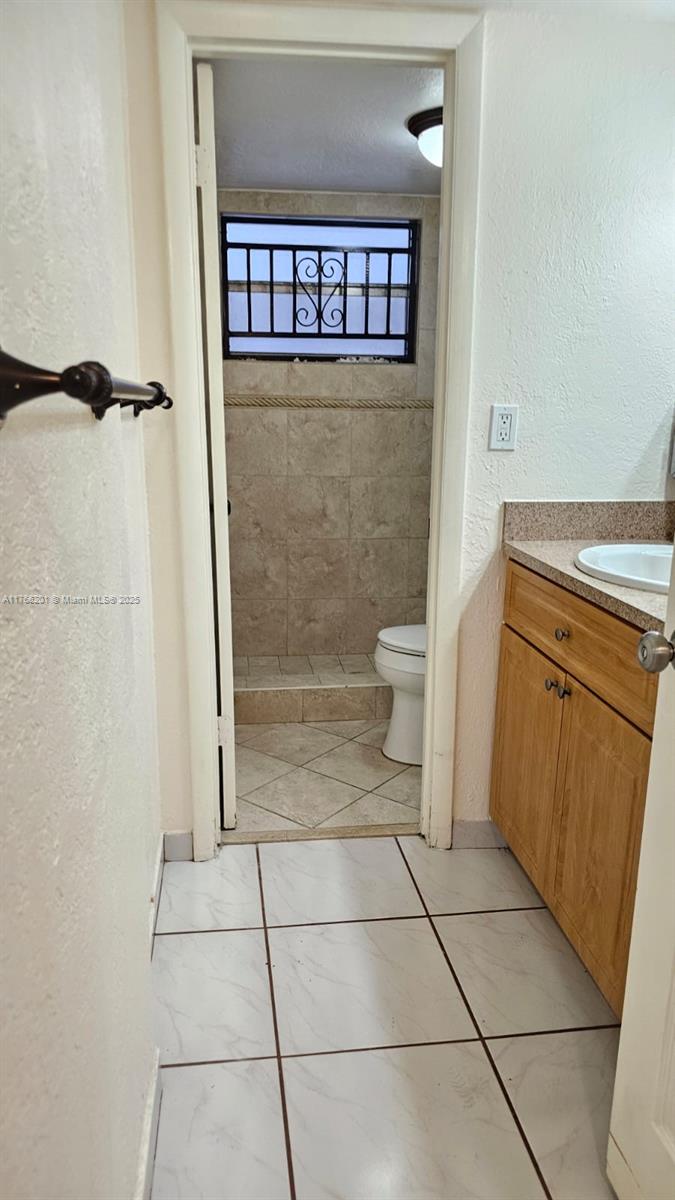 RAMBLEWOOD CONDO A - Residential