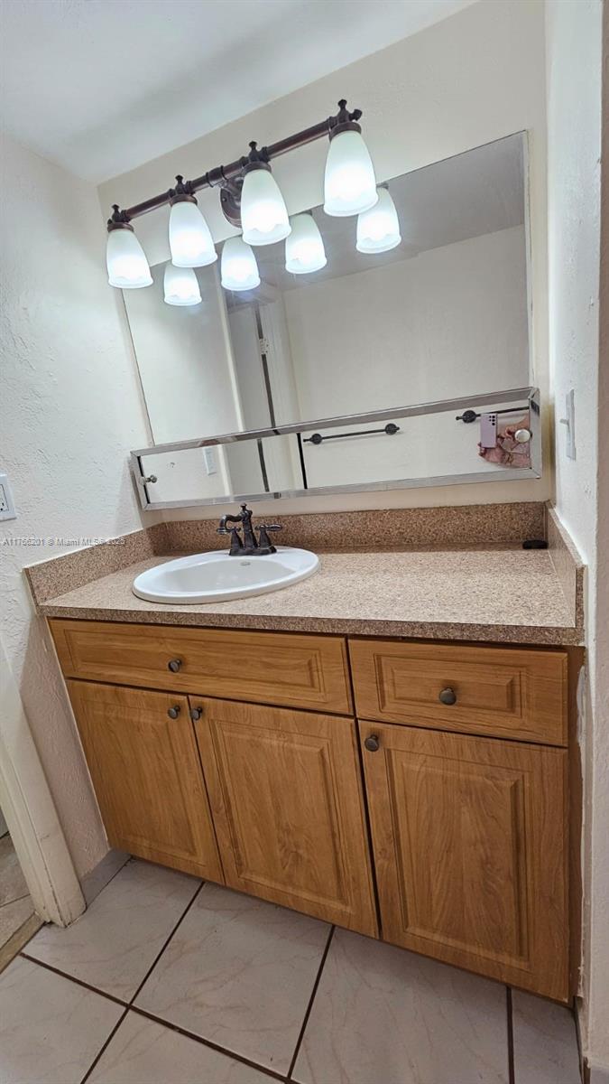 RAMBLEWOOD CONDO A - Residential