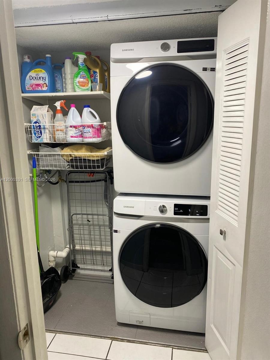 VERSAILLES GARDENS II - Residential