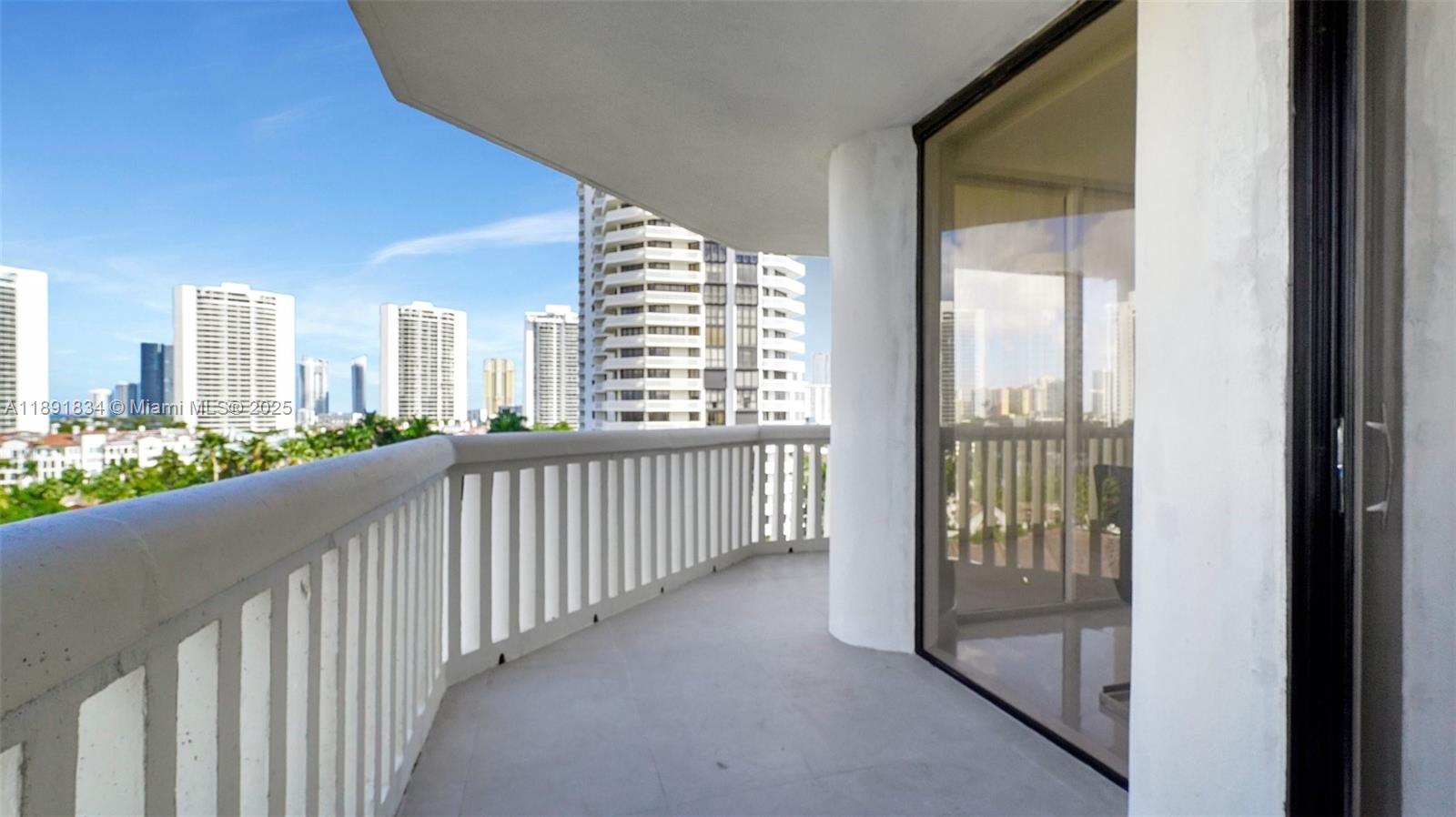 1000 ISL BLVD WILLIAMS IS - Residential