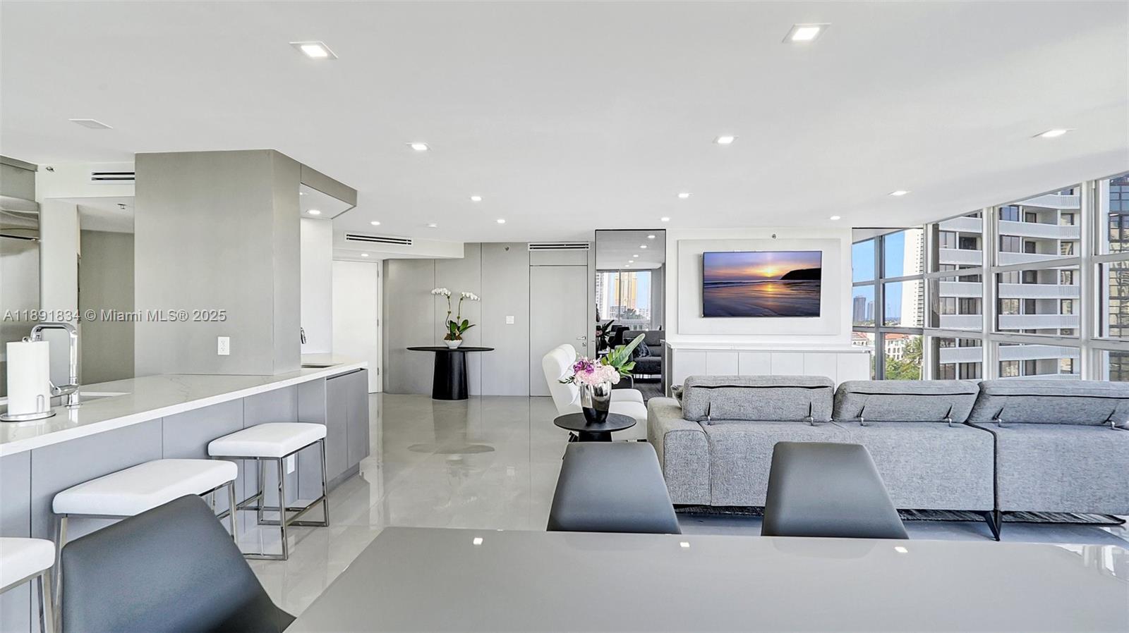 1000 ISL BLVD WILLIAMS IS - Residential