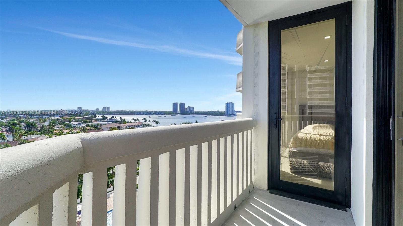 1000 ISL BLVD WILLIAMS IS - Residential
