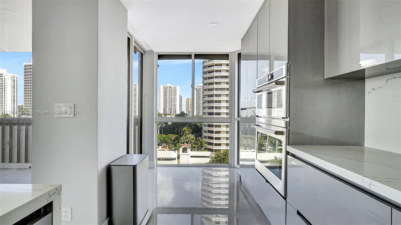 1000 ISL BLVD WILLIAMS IS - Residential