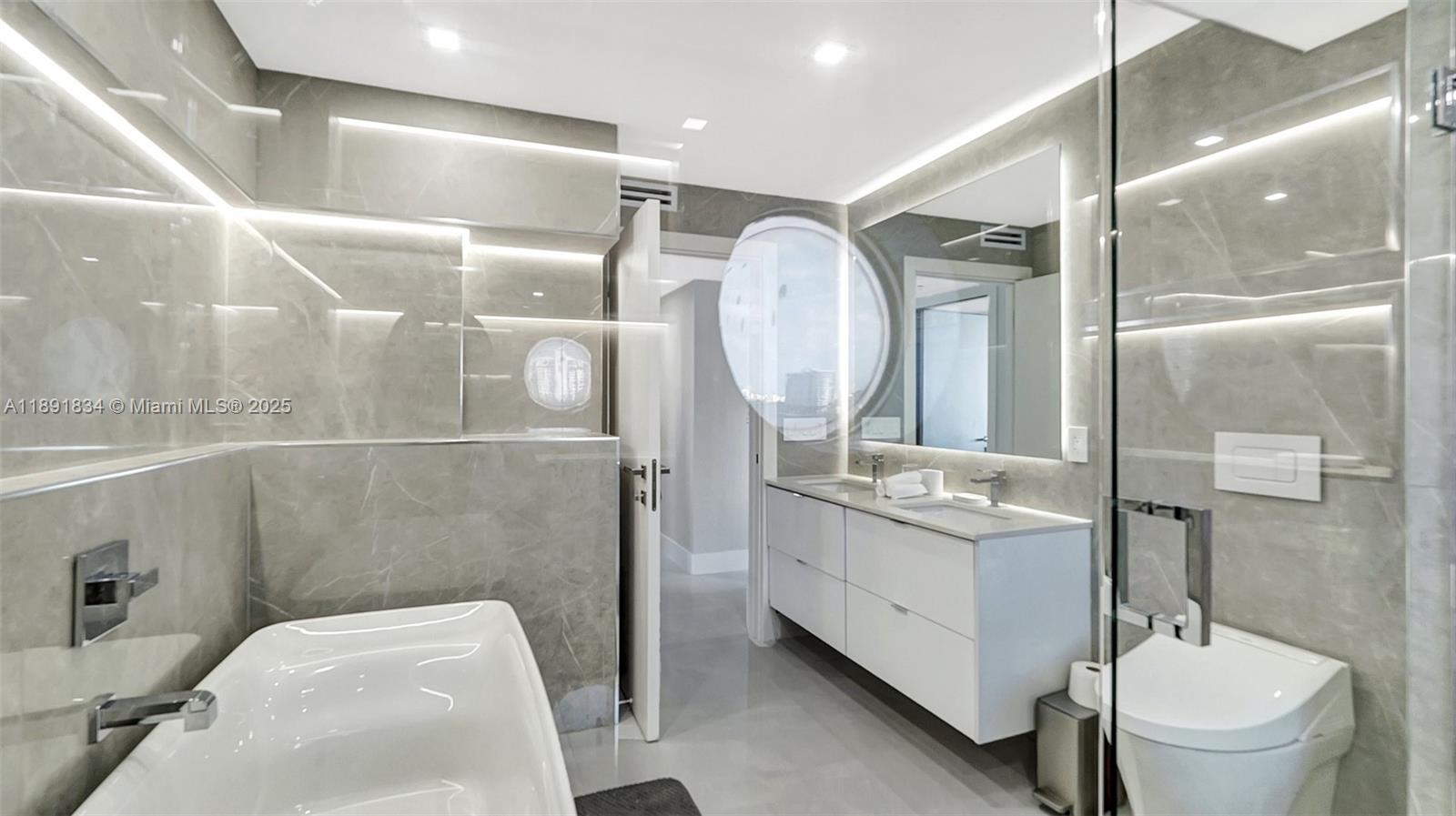 1000 ISL BLVD WILLIAMS IS - Residential