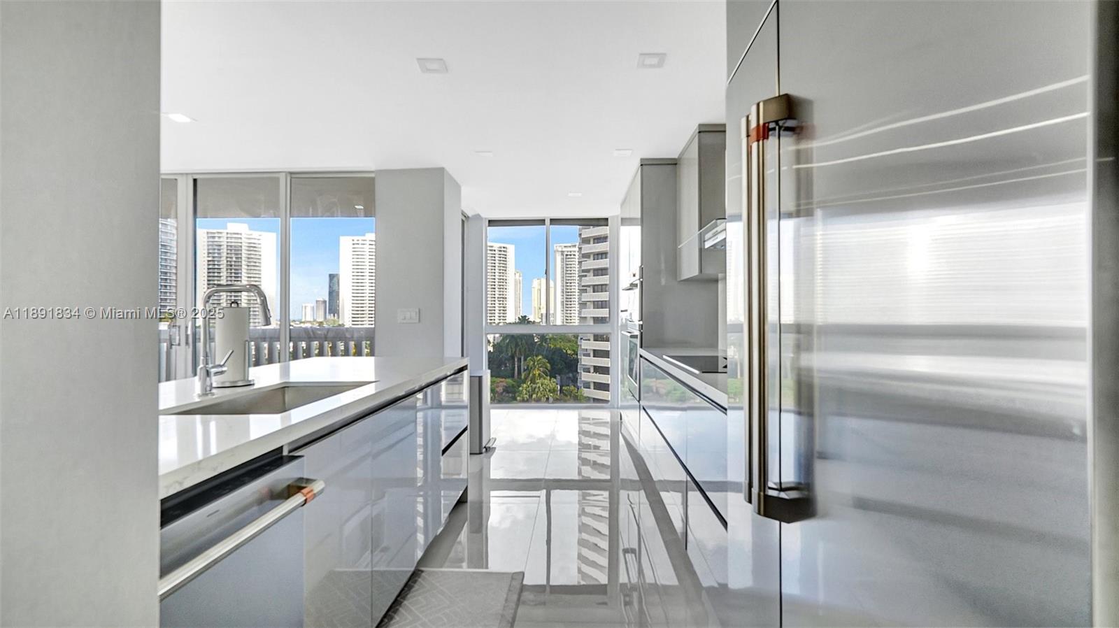 1000 ISL BLVD WILLIAMS IS - Residential