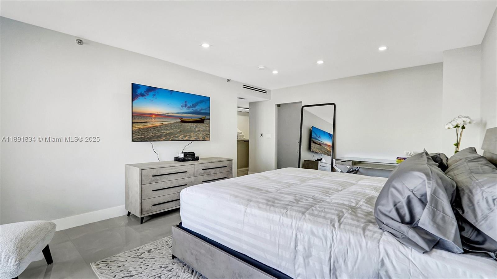1000 ISL BLVD WILLIAMS IS - Residential