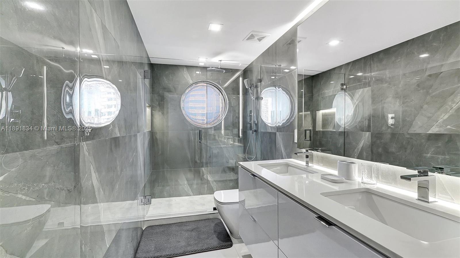 1000 ISL BLVD WILLIAMS IS - Residential