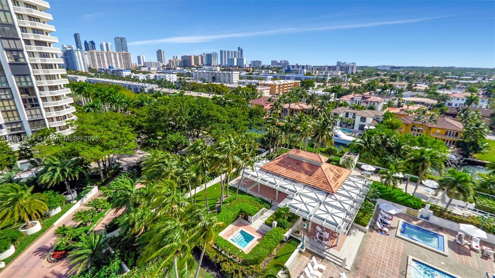1000 ISL BLVD WILLIAMS IS - Residential