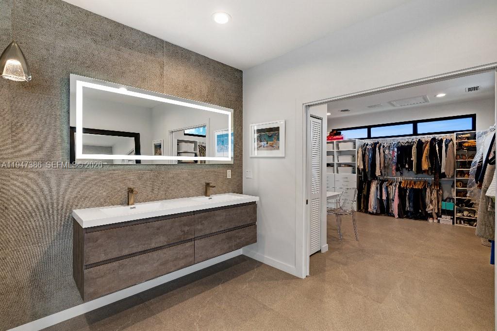 HAMMOCK OAKS HARBOR SEC 3 - Residential