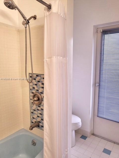 UNIVERSITY PARK COUNTRY C - Residential Lease