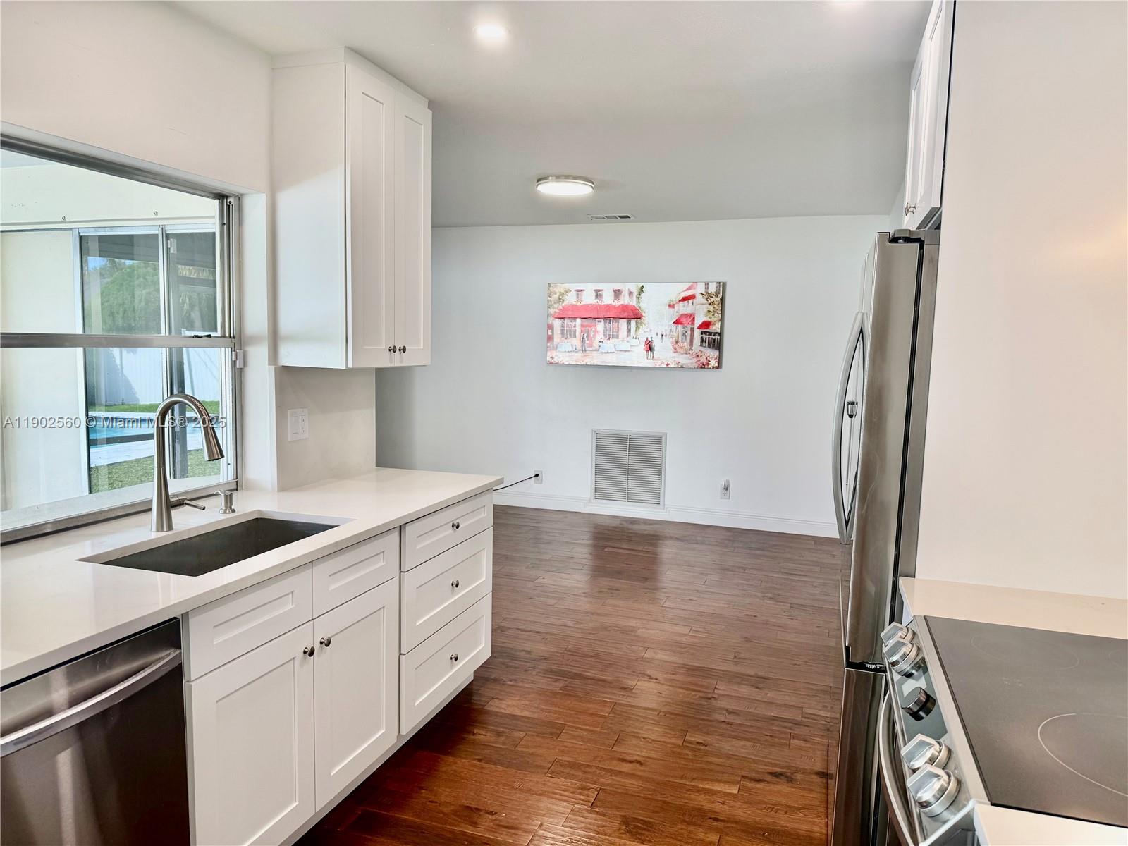 UNIVERSITY PARK COUNTRY C - Residential Lease