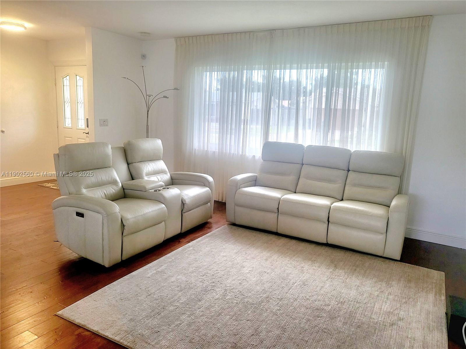 UNIVERSITY PARK COUNTRY C - Residential Lease