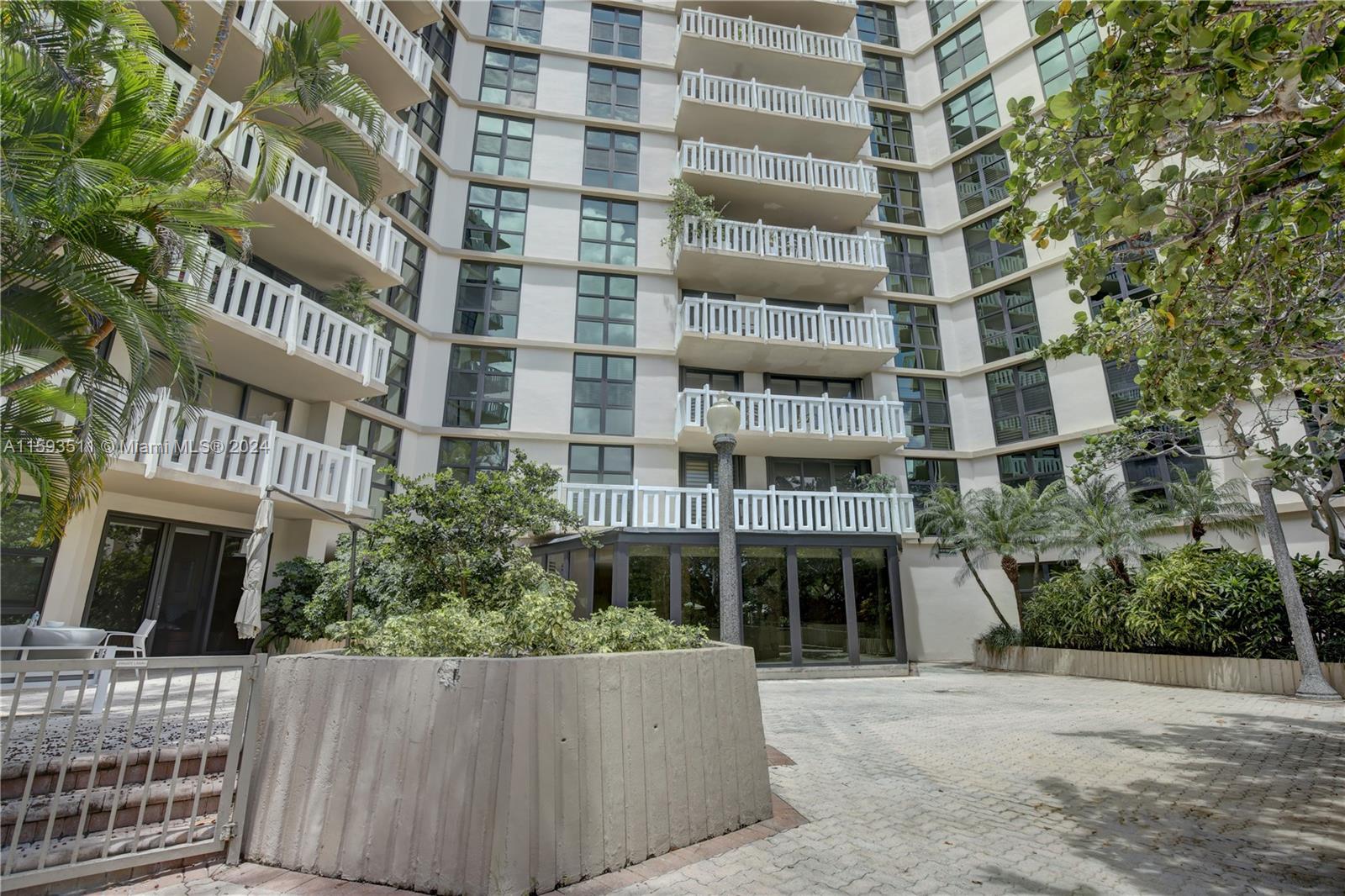 TOWERS OF KEY BISCAYNE CO - Residential Lease