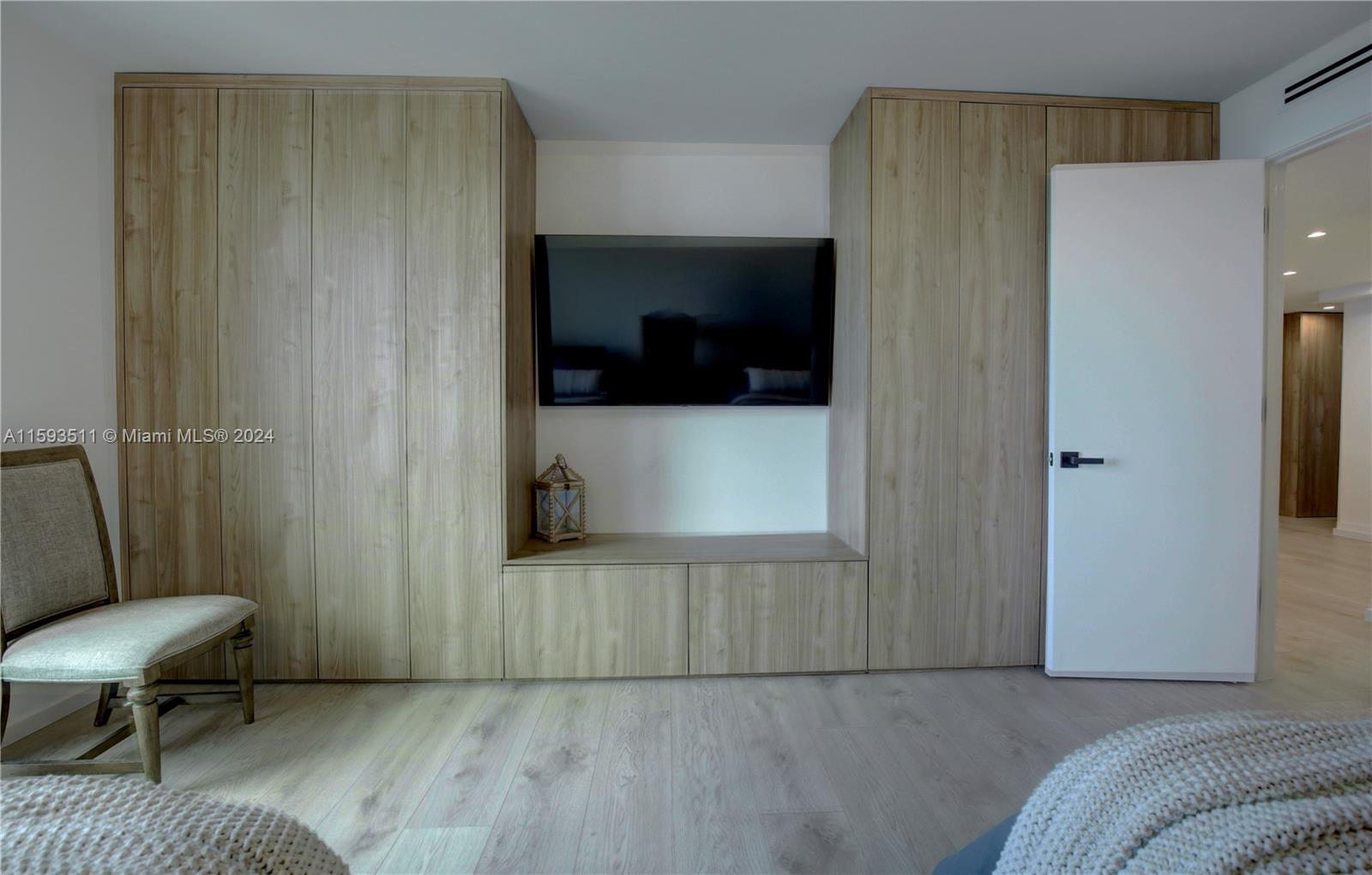 TOWERS OF KEY BISCAYNE CO - Residential Lease